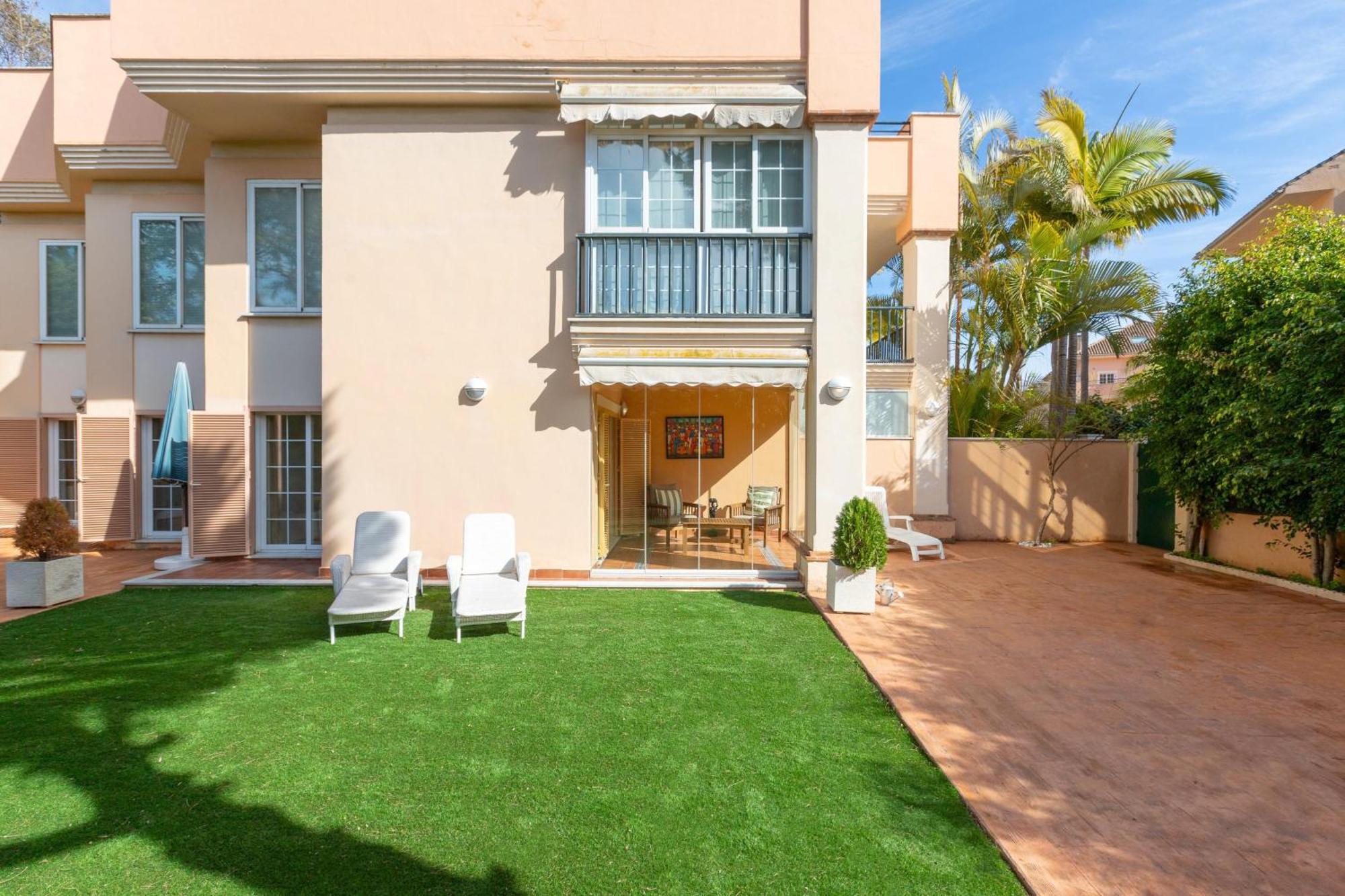 Mar Bella Apartment